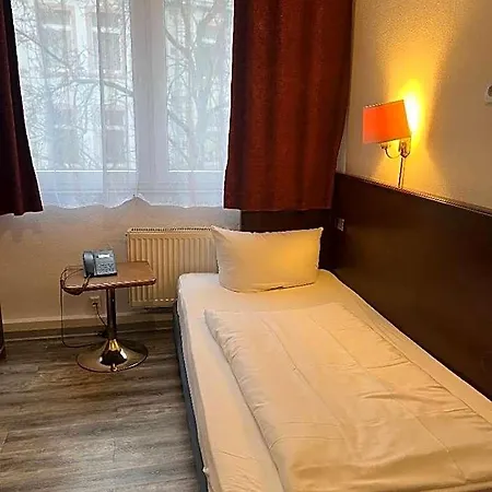 Apollo Hotel 3*